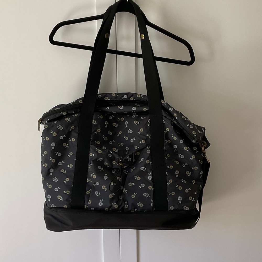 Thirty-One Navy Blue Floral Travel Tote with Brass Accent